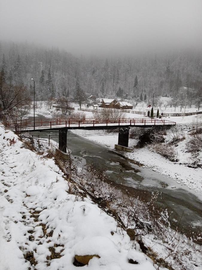 Садиба Федорчуків За Рікою Sheshory Exterior foto