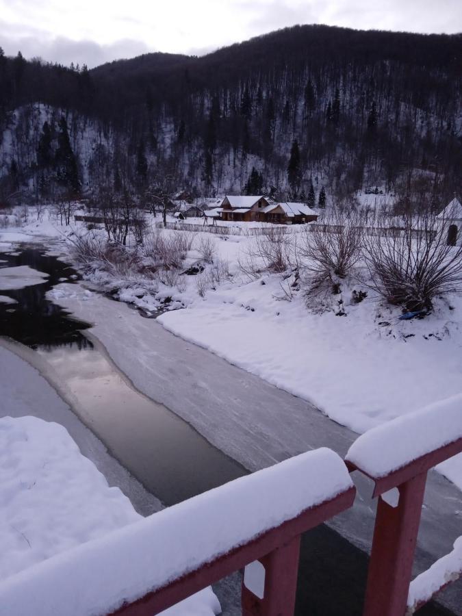 Садиба Федорчуків За Рікою Sheshory Exterior foto
